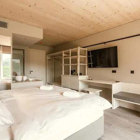Tulie Hotel *